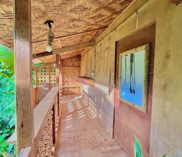 Catangnan House | Fully Private, Beach Access, Native Cottage, Queen Bed, AC, WiFi