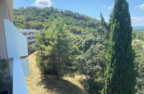 Mondragon Apartment | Fully renovated T4 apartment in gated community