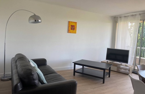Mondragon Apartment | Fully renovated T4 apartment in gated community