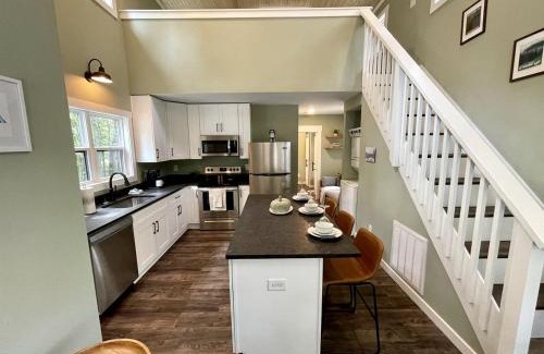 Monteagle House | Fully Stocked Cabin Nestled Among the Trees in Tennessee