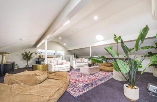 Leederville Apartment | Fun for Families Location, Cinema, Games, Wifi