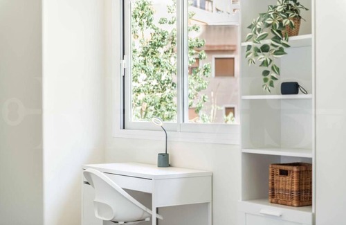 Cruz de Humilladero Apartment | Functional and Sunny Apartment near La Union by REMS