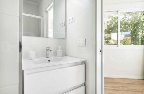 Cruz de Humilladero Apartment | Functional and Sunny Apartment near La Union by REMS