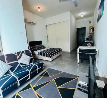 Damansara Perdana Apartment | Furr Empire Damansara studio free netflix wifi