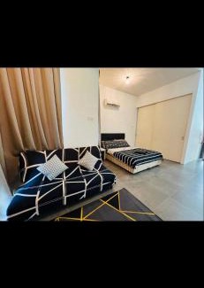 Damansara Perdana Apartment | Furr Empire Damansara studio free netflix wifi