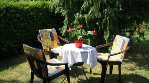 Buhlau/Weier Hirsch Bed & Breakfast | Gästezimmer Charlotte