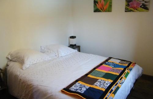 Saint-Gilles-les Hauts House | Géranium et Manguier Guest House
