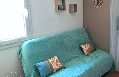 Chateauneuf-Val-Saint-Donat Apartment | Gîte du lavoir