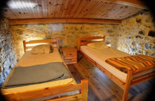 Grospierres Apartment | Gîte #12, 12 Pers, Domaine De Ribiere