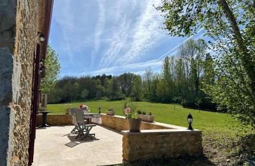 Saint-Amand-de-Vergt House | Gîte 4 personnes - à pied au " Lac de Neufont " et 3km de VERGT