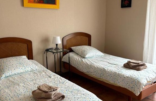 Malemort-du-Comtat House | Gîte au pied du Mont Ventoux