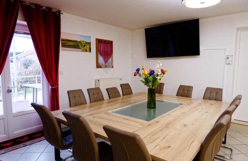 Bergesserin House | Gîte de Bellevue avec piscine intérieure privative