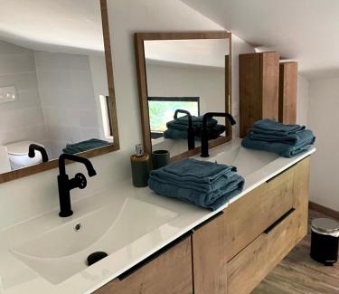 Burzet House | Gîte des Sausses dans une nature préservée Burzet