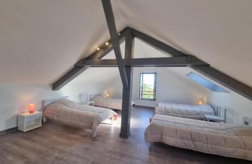 Saint-Andre-dʼApchon House | Gîte familial avec dortoir, proche parc à St-André-d'Apchon - FR-1-496-365