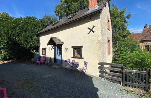 Linard House | Gîte in Creuse - North Guéretn(10 mn from Indre)