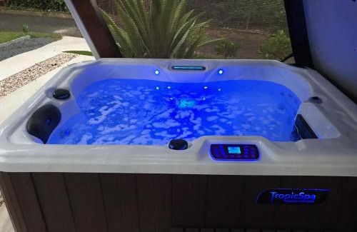 Baie-Mahault House | Gîte spacieux avec Jacuzzi - *5 étoiles*