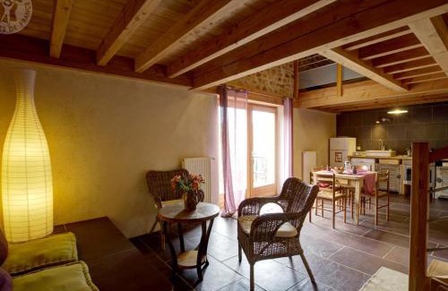 Saint-Romain-d'Urfe House | Gîtes confortables pour 10 pers. avec jardin, terrasse et équipements modernes - FR-1-496-185