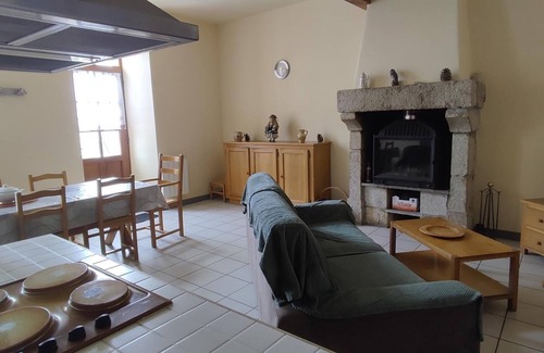 Laval-Atger House | Gîtes de France in Tresbos