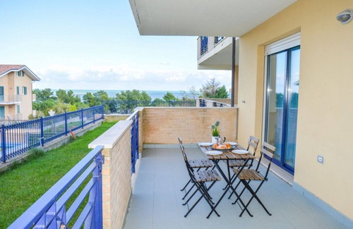 Foggetta Apartment | G.Bay D02 - Ground floor apartment with balcony, hill view