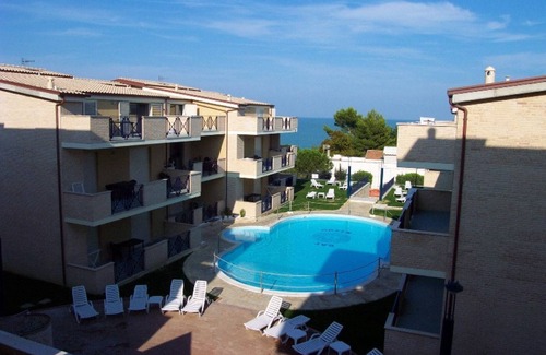 Foggetta Apartment | G.Bay D02 - Ground floor apartment with balcony, hill view