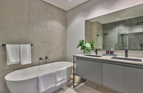 Cape Town City Centre Apartment | G05 The Signature, De Waterkant