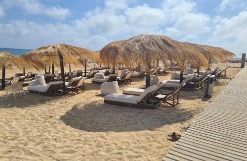Ad-Dab'ah Ski Chalet | Gaia Sea view Chalet with gardenجايا- الساحل الشمالى- رأس الحكمه