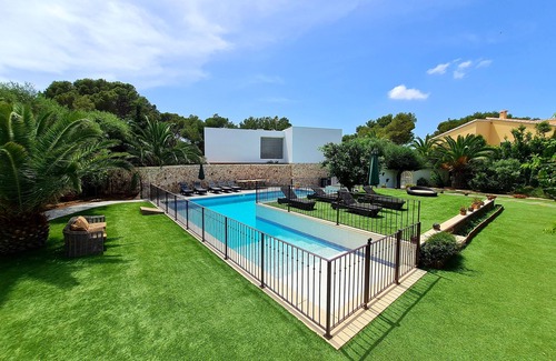 Cala Galdana Ski Chalet | Galdana's House! Magnificent 6 bedroom villa with pool!