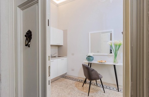 Lucca Historical Center Apartment | Gallo Cedrone a Home With Outdoor