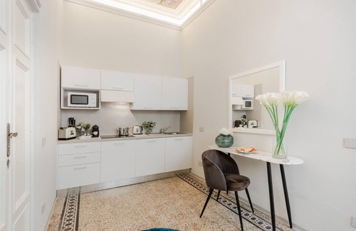 Lucca Historical Center Apartment | Gallo Cedrone a Home With Outdoor