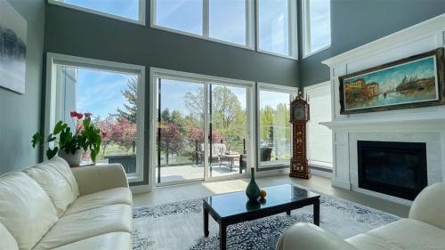 Saanich West Apartment | Galloping Goose B&B in Beautiful Victoria