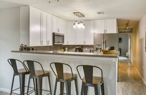Galveston Cottage | Galveston Cottage ~ 1 Mi to Beach: Pet Friendly!