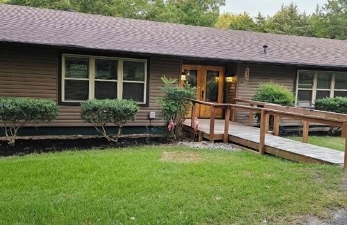 Wills Point House | Game hs w 3br 2.5ba, over acre,1 mi from Tawakoni St Park,walk to lake!