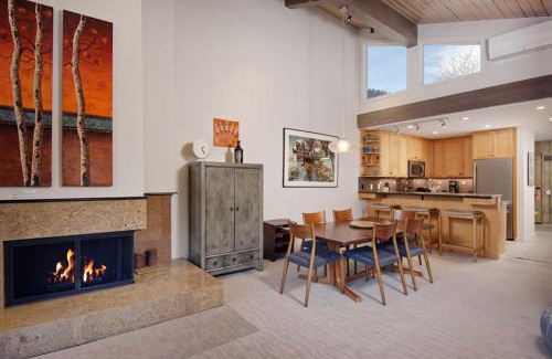 Aspen House | Gant Unit K301, A resort condo w/fireplace, upgraded kitchen, A/C, views from every room
