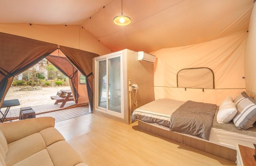 Buk House | Gapyeong Sanchaek Glamping Pension
