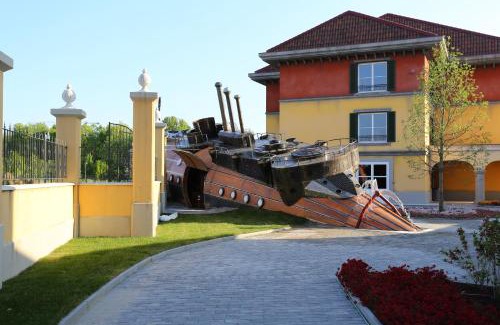 Cavalcaselle Hotel | Gardaland Adventure Hotel