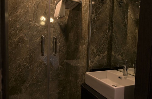 Naif Hotel | Garden City Hotel
