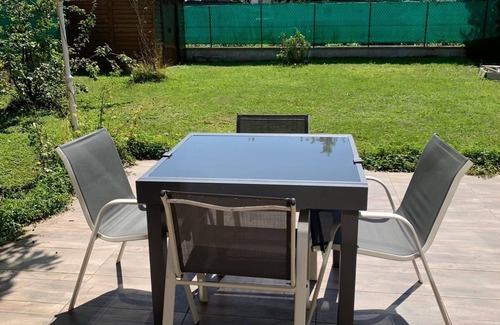 Villepinte Apartment | Garden, studio near Paris Roissy CDG Airport, Disneyland, Asterix, Exposition