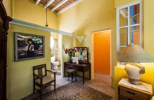 Emiliano Zapata Bed & Breakfast | Garlands del Rio Riverside Boutique Hotel