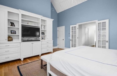 Osterville House | Gated community luxury home in Oyster Harbors, Osterville. RPMS136