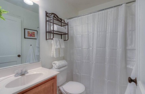 Midtown Apartment | Gated Midtown Cottage with Perfect Location!