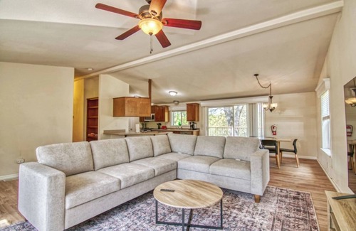 Groveland Apartment | Gateway Retreat at Pine Mountain Lake