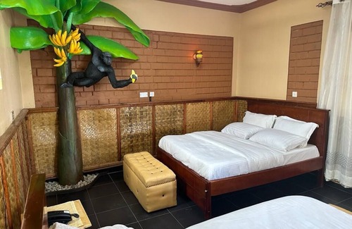 Kasese Hotel | Gator's Paradise Resort
