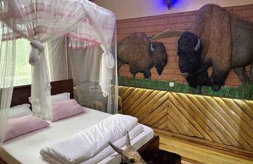 Kasese Hotel | Gator's Paradise Resort