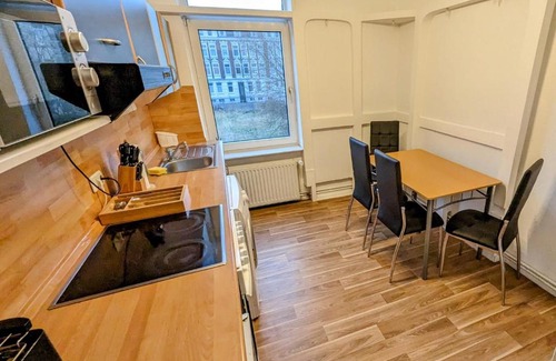 Bant Apartment | Gemütliche Unterkunft in Innenstadtnähe mit Wlan + Einzelbetten