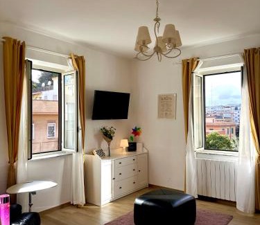 Quartiere XXVII Primavalle Apartment | Gemelli-San Pietro-Trastevere-casa con posto auto