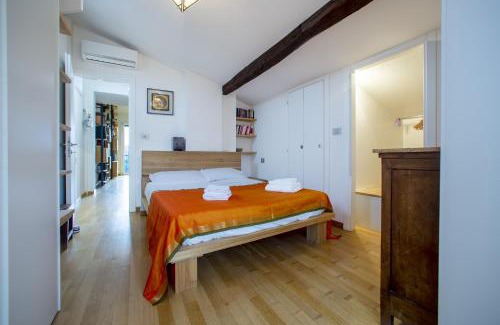 Historic Center Apartment | GetTheKey L'attico degli Orti