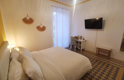 Alassio House | GIALLA Ridi Che Ti Passa