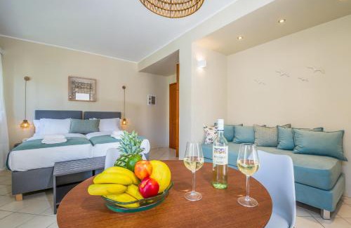 Kato Stalos Apartment | Gianthea Studios and Apt