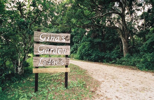 Aitutaki House | Ginas Garden Lodges, Aitutaki - 4 self contained lodges in a beautiful garden