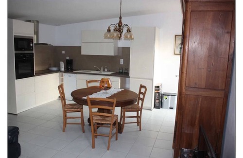 Laree Cottage | Gîte 'Gite Iago' with Private Terrace, Shared Garden and Wi-Fi